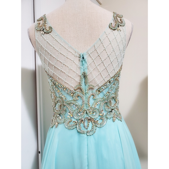 Dress - Picture 8 of 11